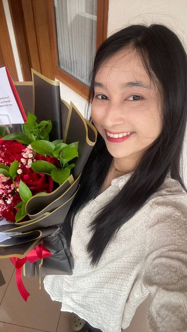 Second flower and love note